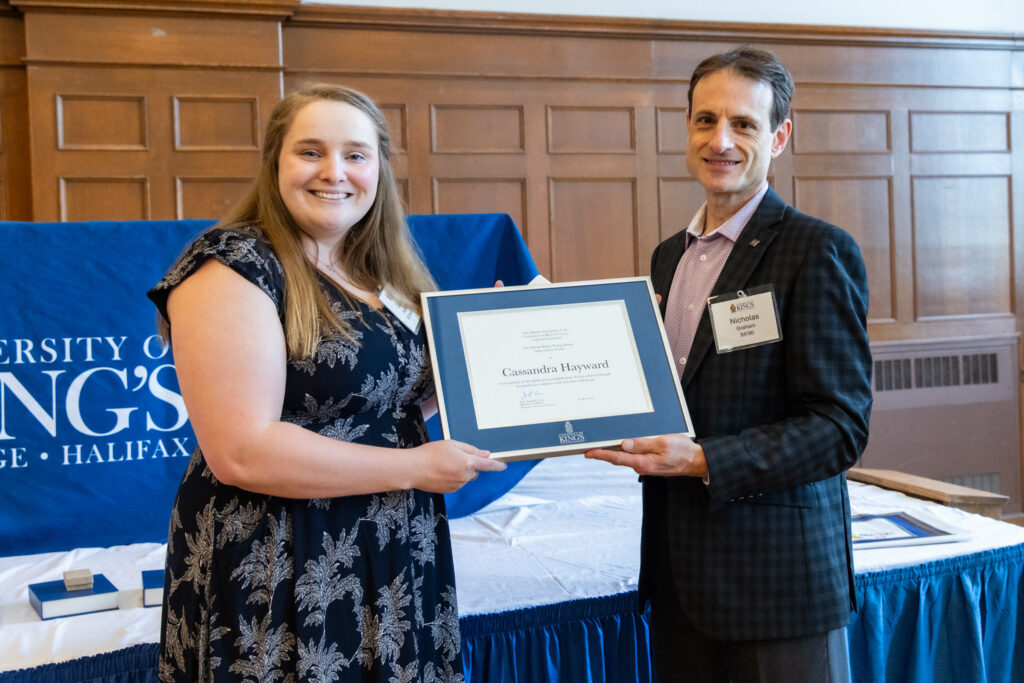 Cassandra receives Meraki Kudos Young alumni award